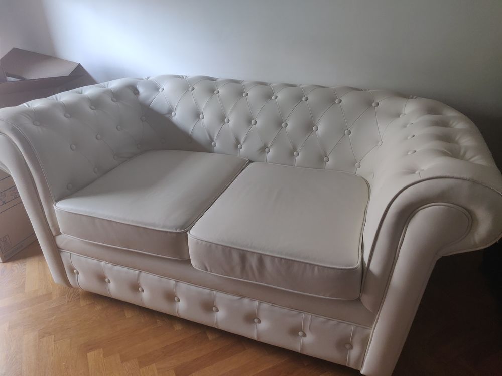Canap&eacute; Chesterfield capitonn&eacute; blanc &agrave; 2 places Meubles