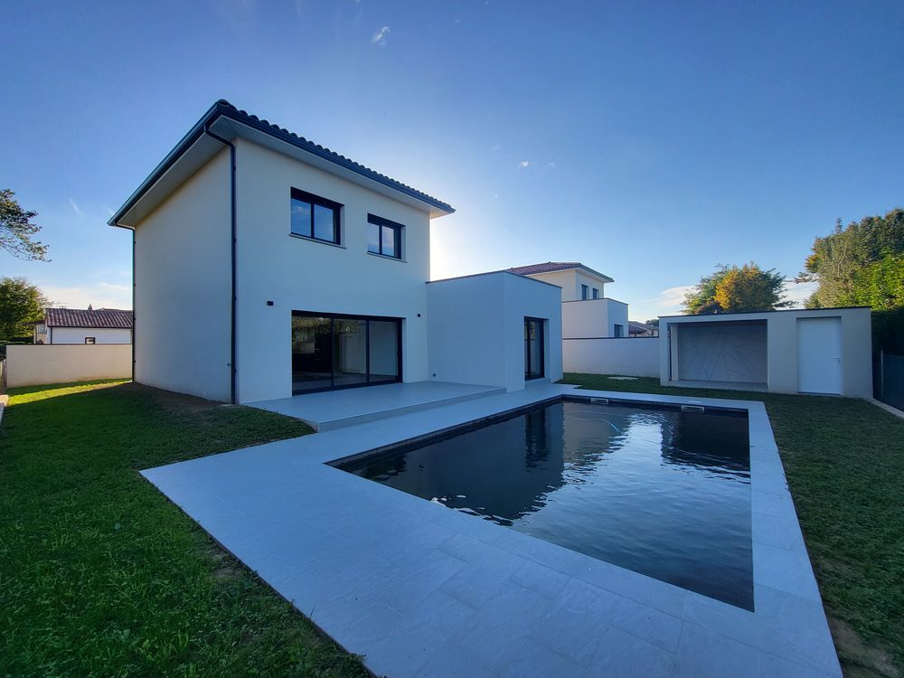 Vente Villa Maison . 5 Pi�ces . 113 M� Saint-hilaire