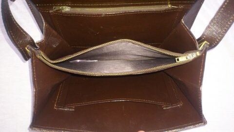 sac � main effet croco verni marron 8 Cavalaire-sur-Mer (83)