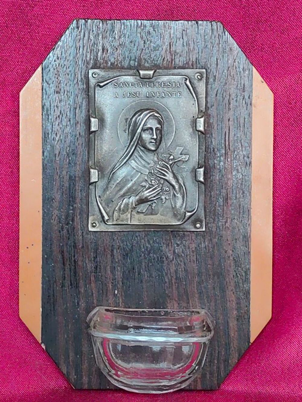 Ancien b&eacute;nitier en bois sainte th&eacute;r&egrave;se ( n&deg;27) Décoration