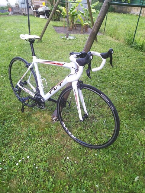 Vélo de shop route carbone occasion