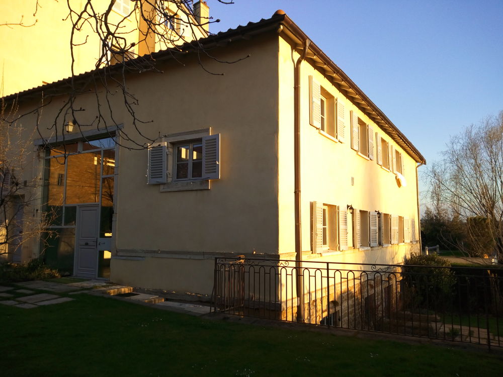 Vente Maison Maison de village esprit loft 180 m2 ? 5 ch, jardin clos Porte des pierres dorées