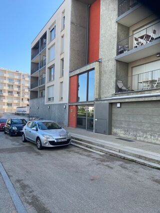  Parking / Garage  louer 13 m