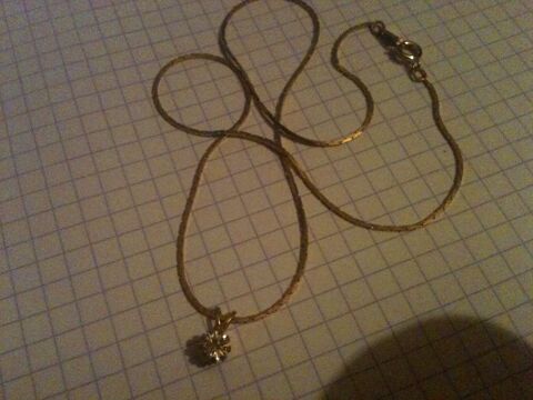 Collier cha�ne dor�e avec pendentif	 0 Bosc-le-Hard (76)