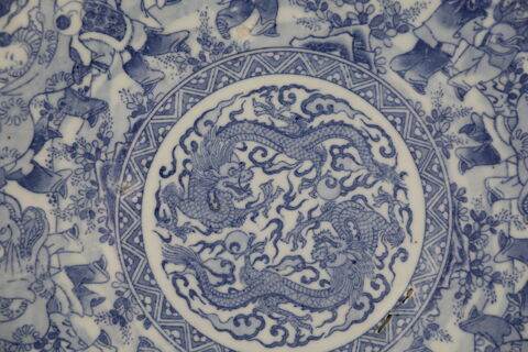 PLAT CHINOIS MOTIF DRAGONS  200 Saint-Étienne (42)