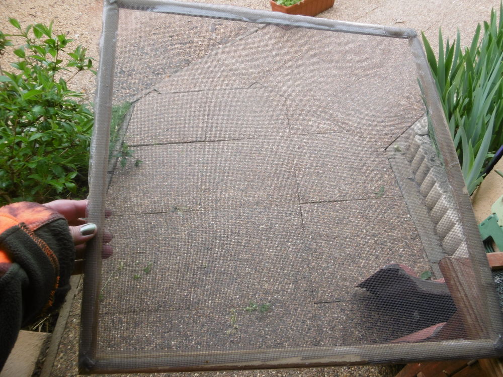 Moustiquaire anti-mouches/moustiques pour poubelle familial Bricolage