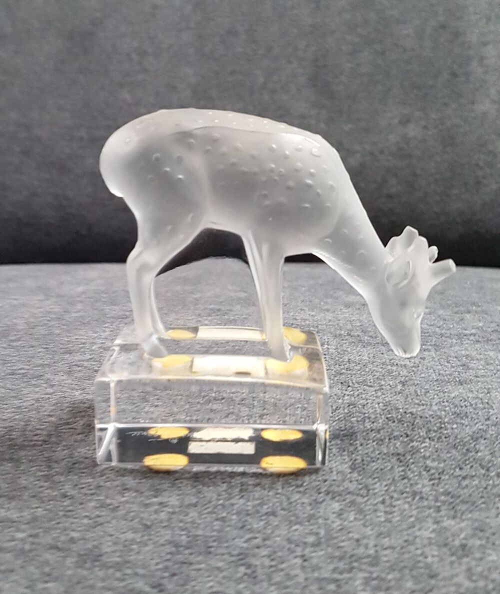 LALIQUE FRANCE, petite biche, faon, daim, chevreuil Décoration