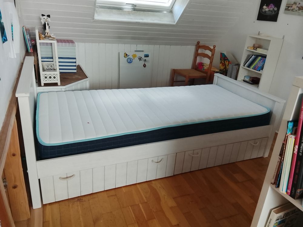 Lit 1 personne/tiroirs+ sommiers &agrave; lattes + matelas M&eacute;rinos Meubles