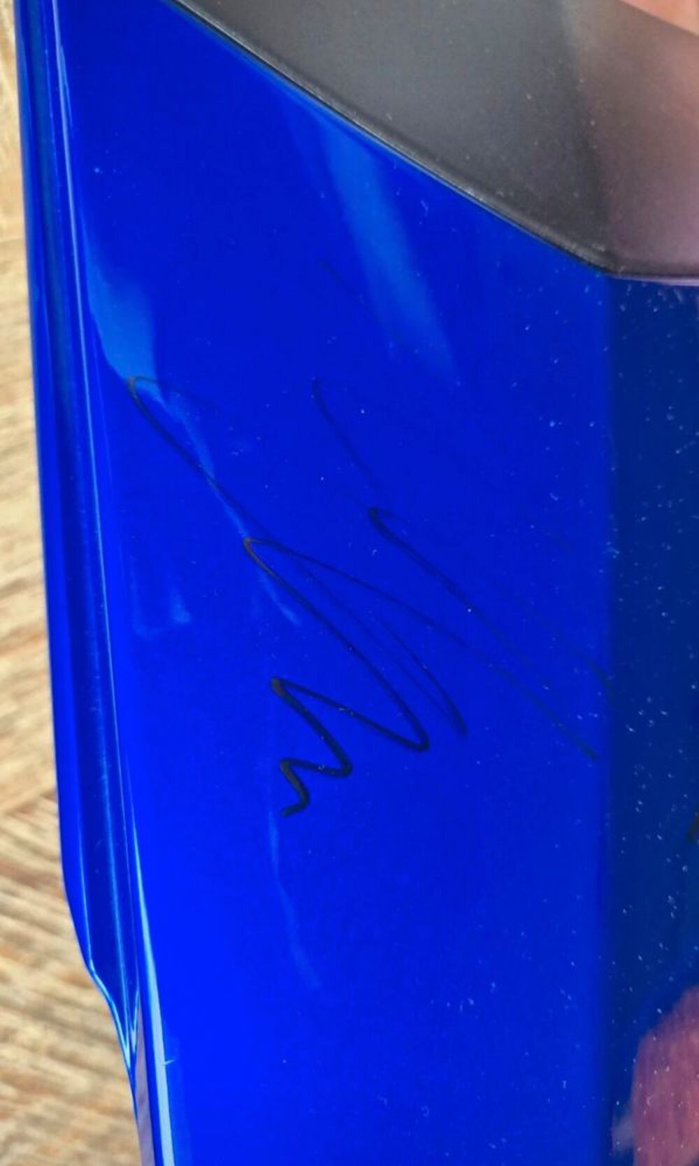 Capot de selle sign&eacute; par Fabio Quartararo 