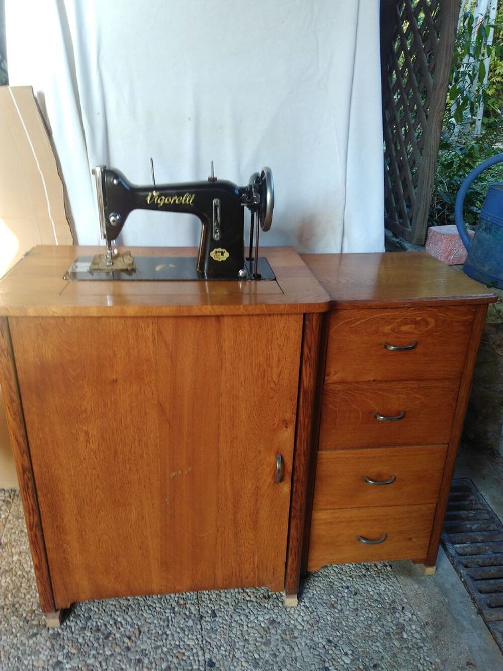 Machine &agrave; coudre ancienne italienne marque VIGORELLI Electroménager