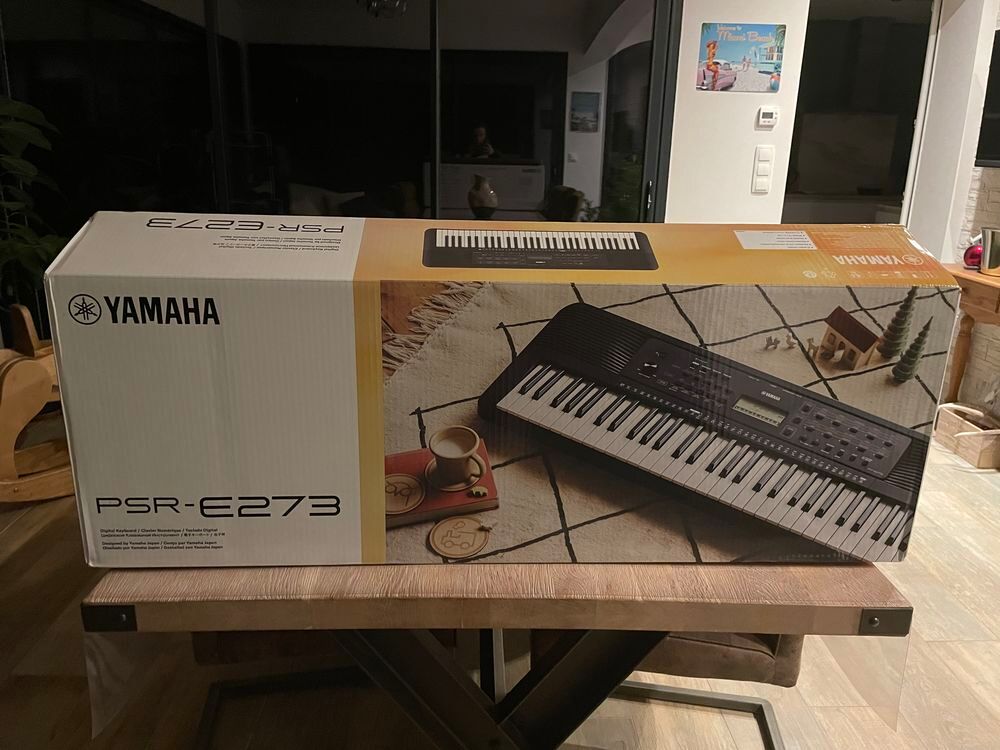Piano YAMAHA neuf Instruments de musique