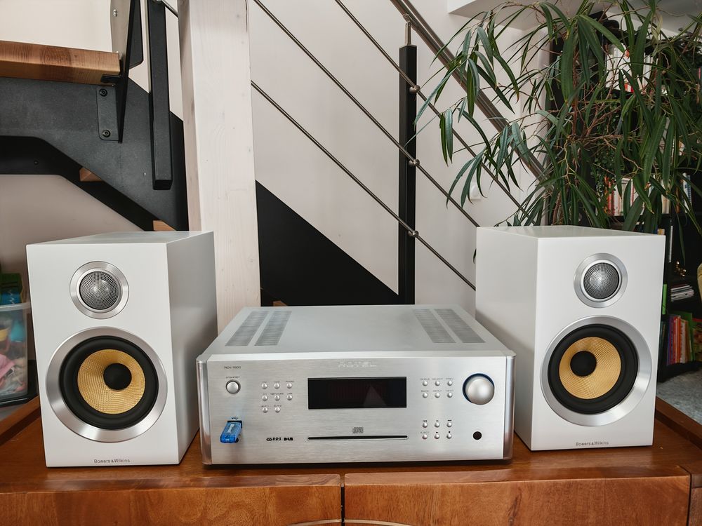 Ensemble hifi ampli Rotel+ 2 enceintes B &amp; W Audio et hifi