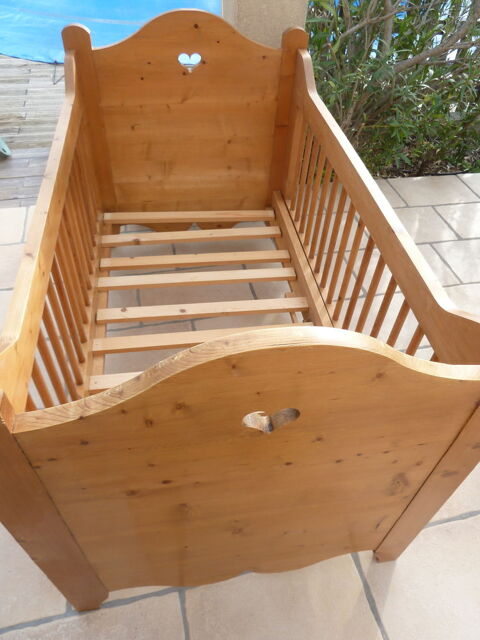 Lit bb pin anglais 70*140 230 Septmes-les-Vallons (13)