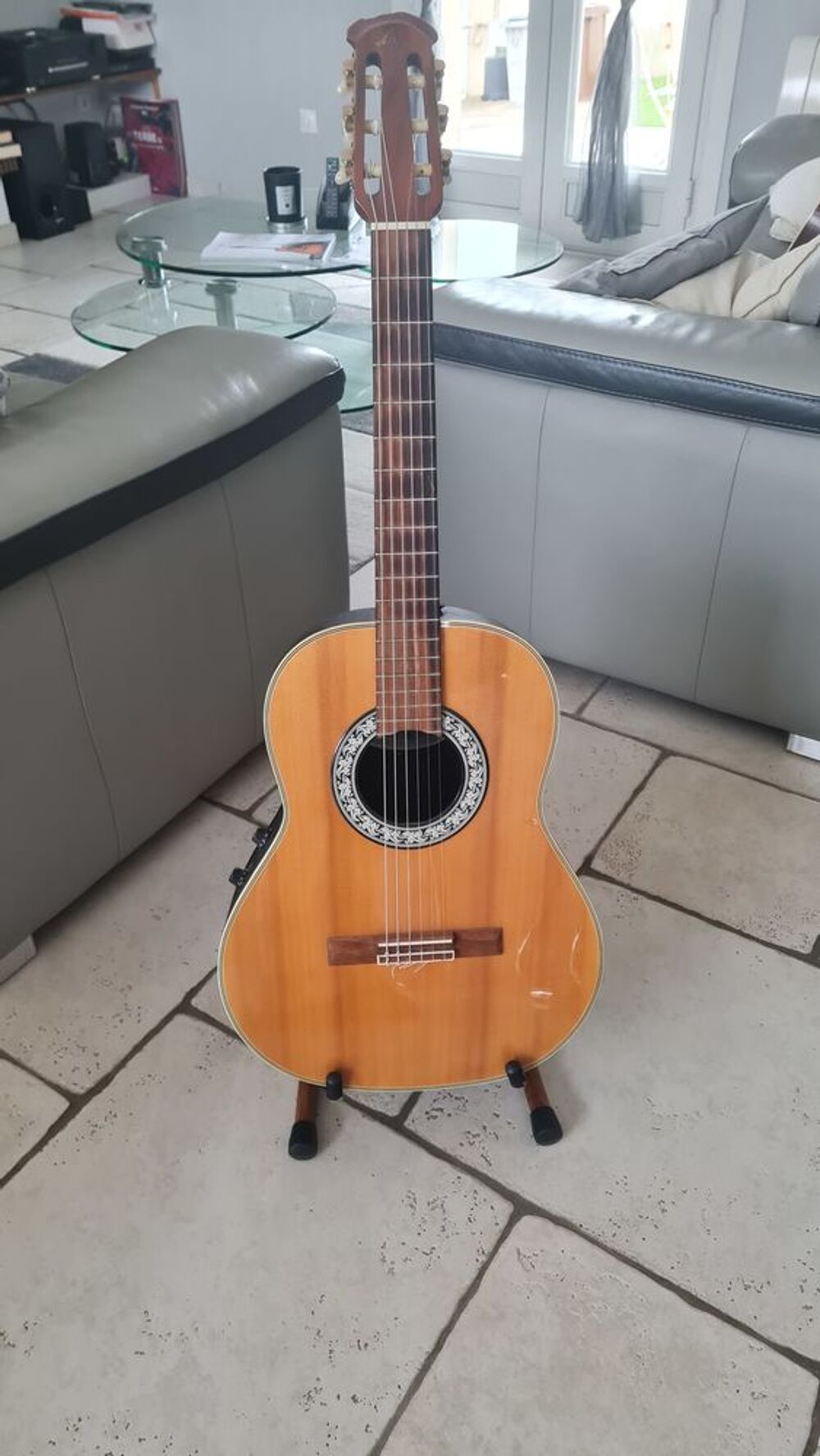 Guitare ovation celebrity cc63 cordes nylon. Electro acousti Instruments de musique