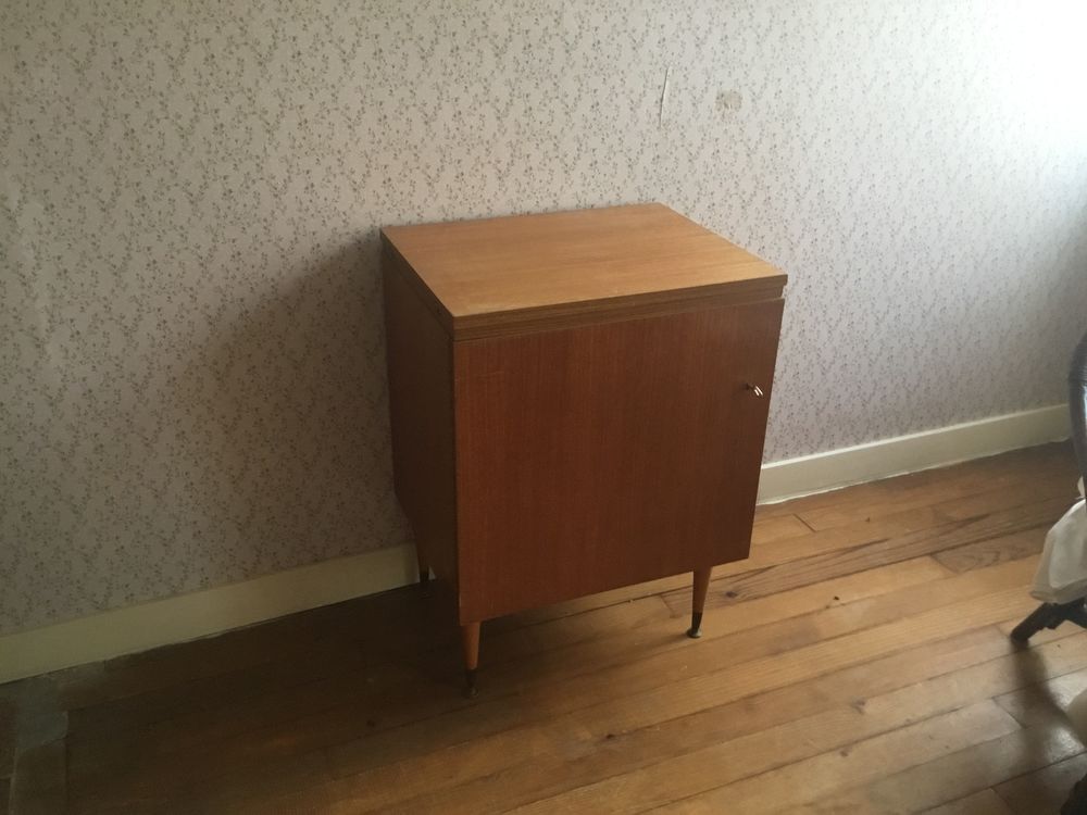 Meuble avec machine &agrave; coudre escamotable Meubles
