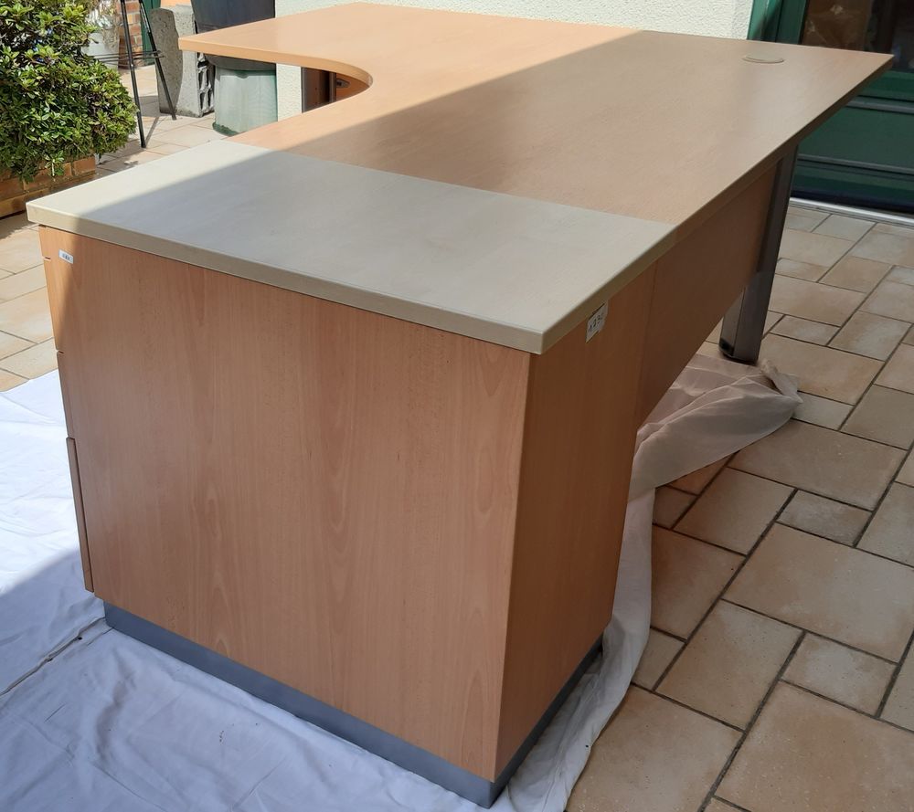 Tr&egrave;s beau bureau avec desserte en parfait &eacute;tat Meubles