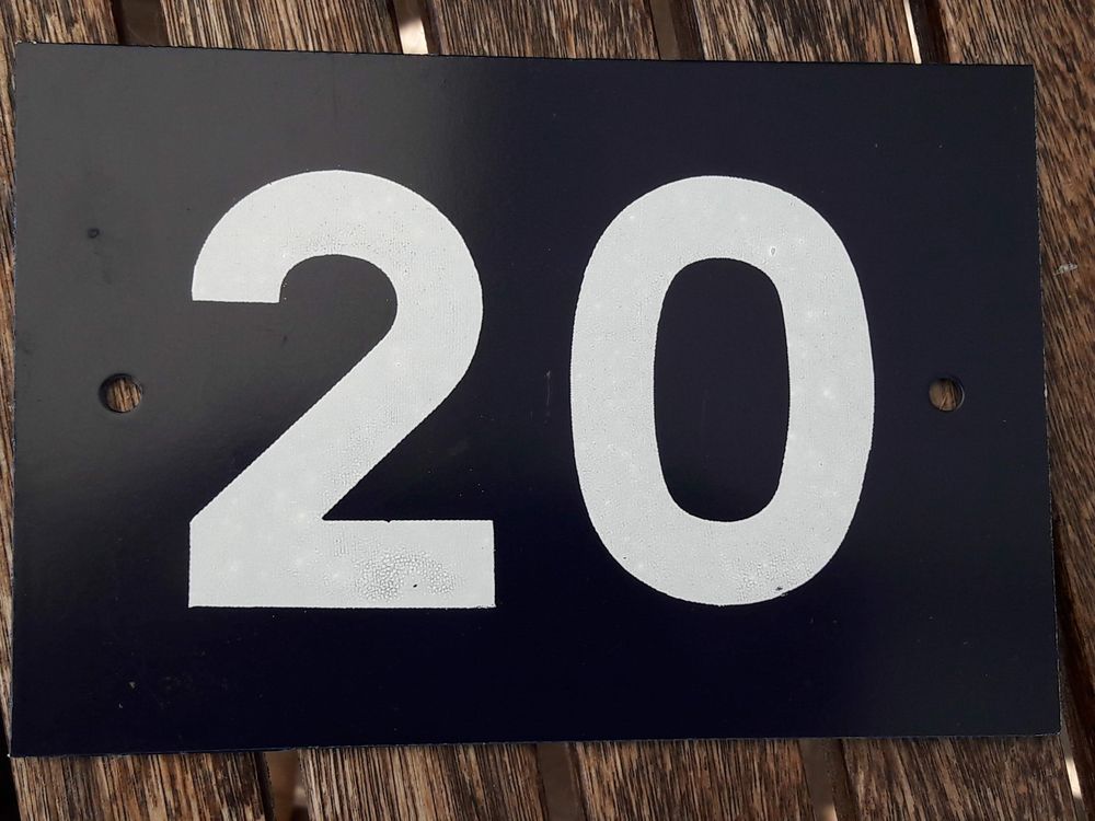Plaque de num&eacute;ro de porte bleue Décoration