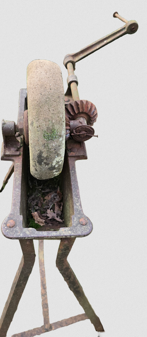 Trois meules en pierre 150 Boucagn�res (32)