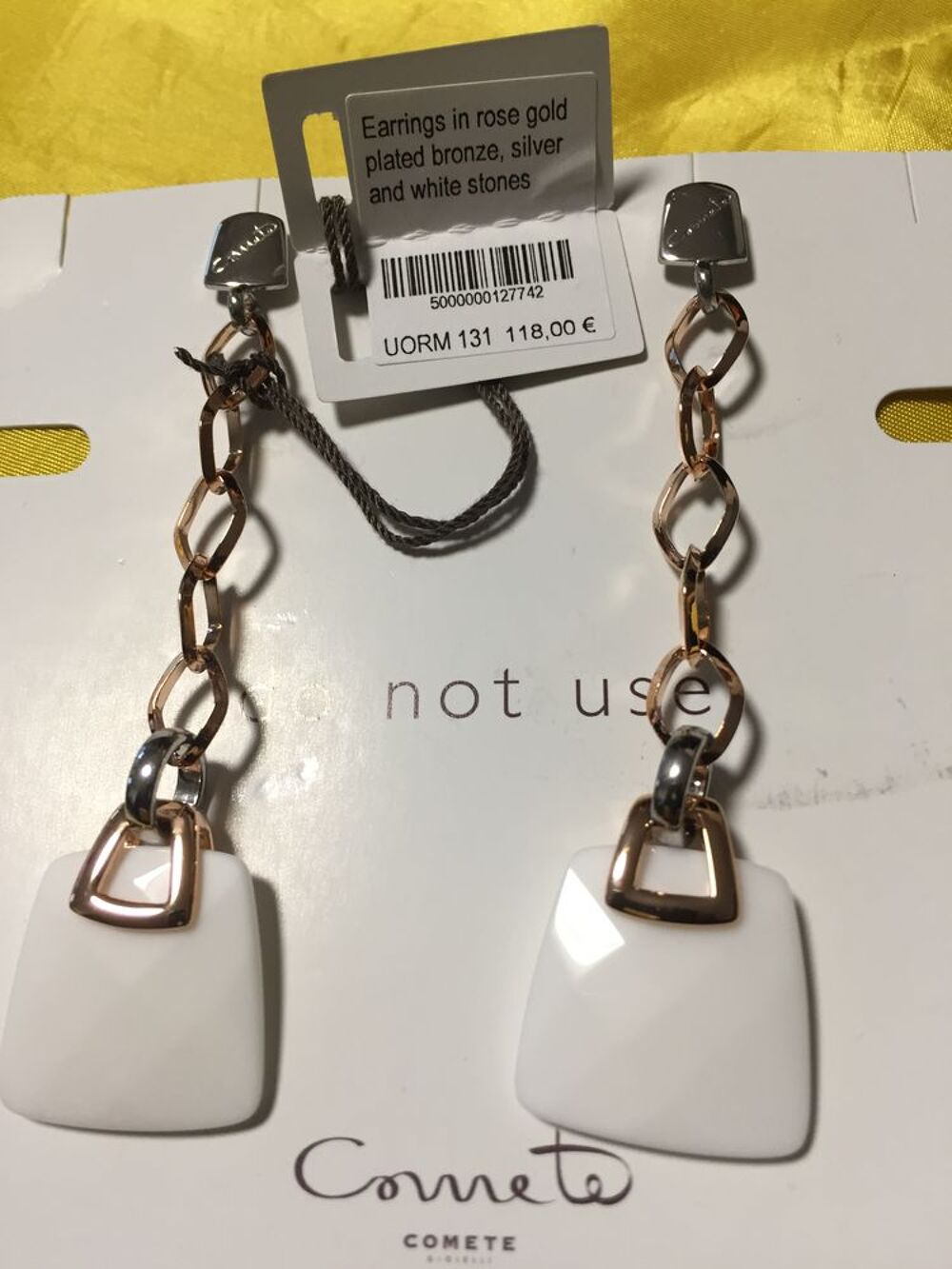 boucle d'oreille marque com&egrave;te UORM 131 Bijoux et montres