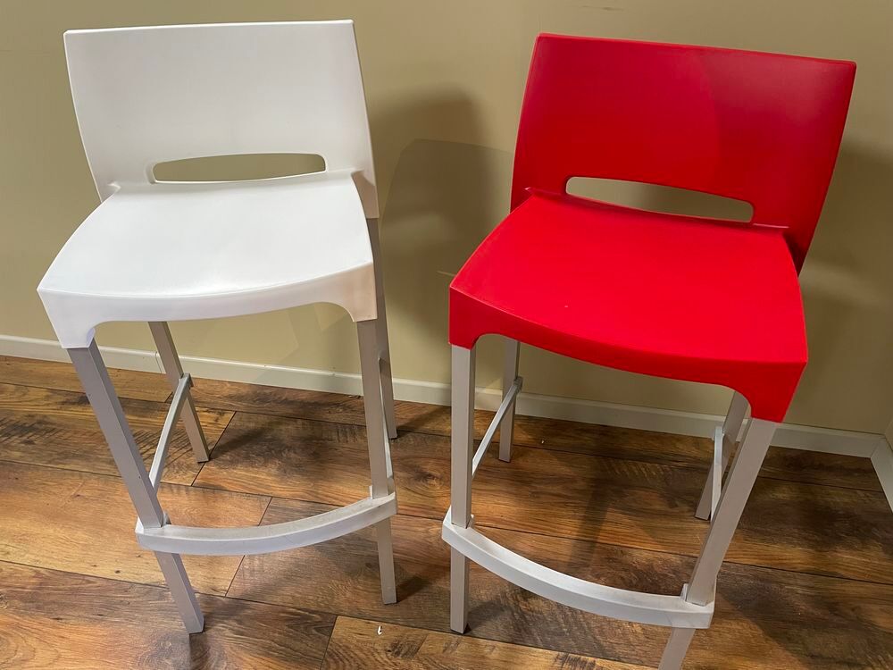 table haute cuisine + 5 chaises Meubles