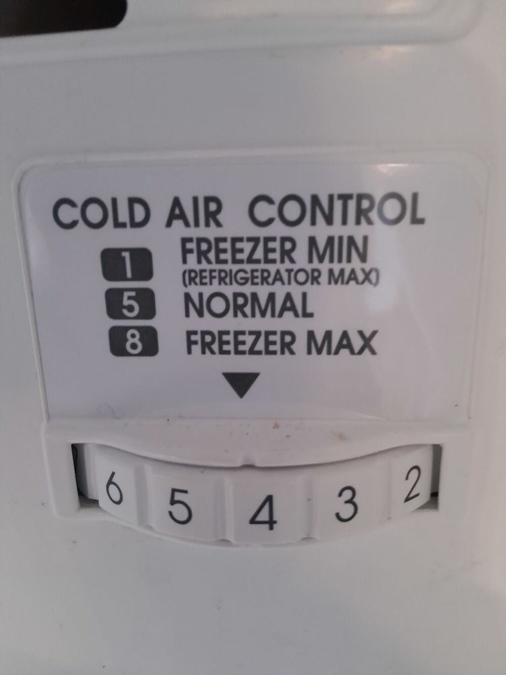 R&eacute;frig&eacute;rateur cong&eacute;lateur 284 litres Electroménager