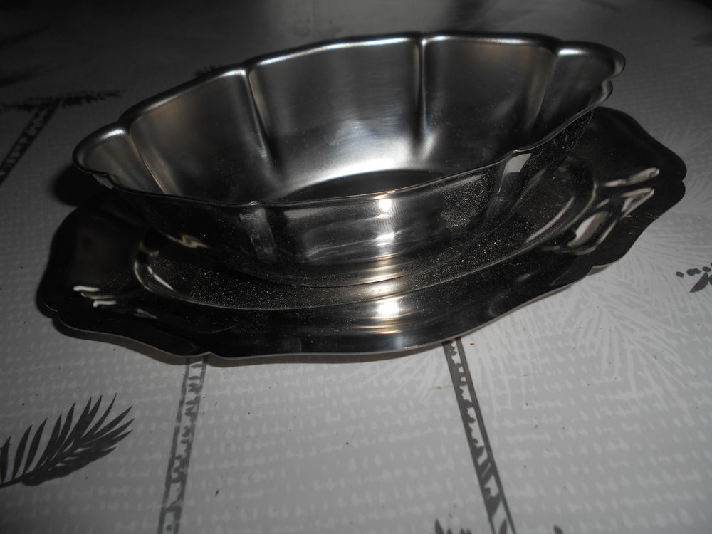 sauci&egrave;re en inox Cuisine