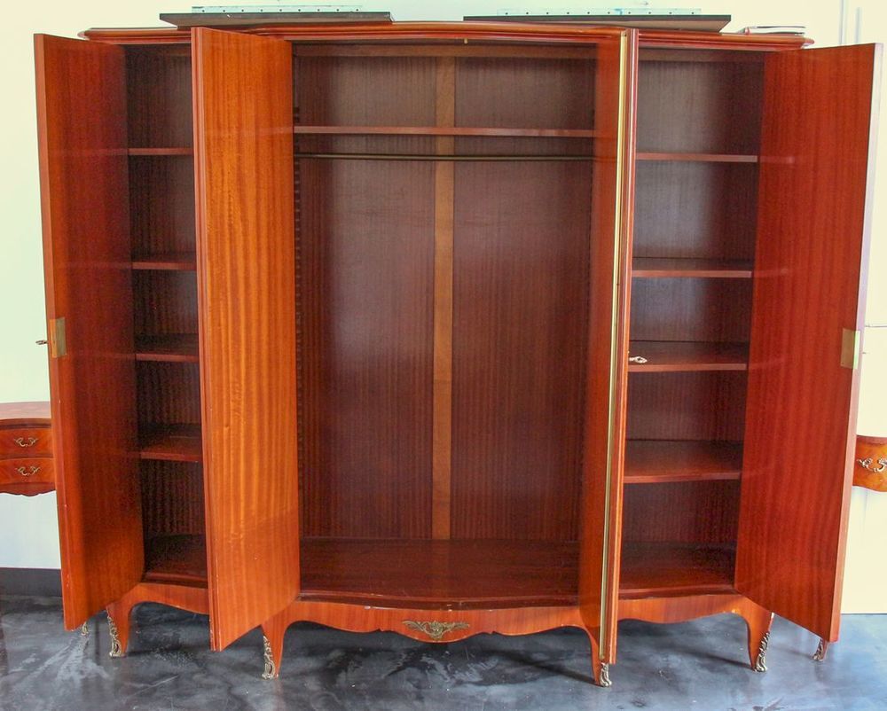 armoire + 2 chevets + coiffeuse Meubles