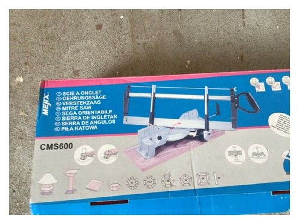 Scie &agrave; onglets - neuve Bricolage