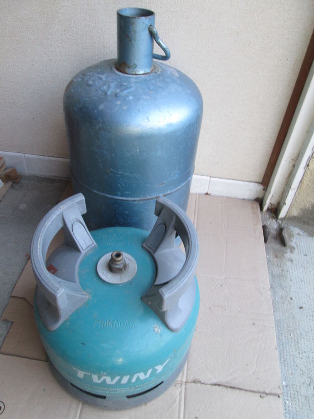 Bouteilles gaz + D&eacute;tendeur
Bricolage
