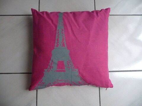 Coussin r�versible tissu rose motif Tour Eiffel - NEUF 10 Celles-sur-Belle (79)