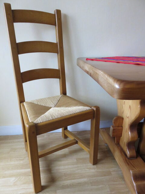 4 Chaises en chne massif clair . Plaisir (78)