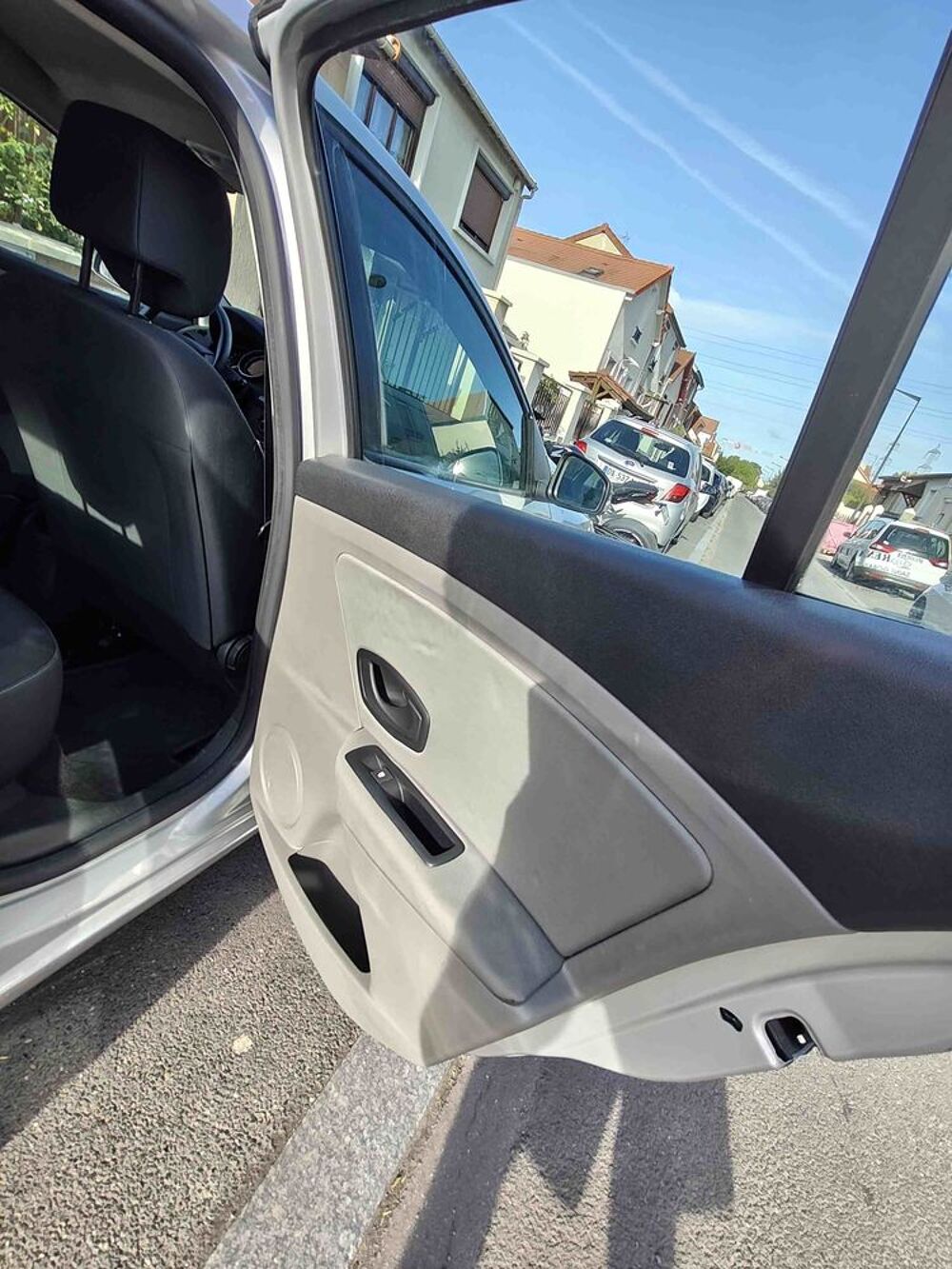 M&eacute;gane III RENAULT MEGANE III 1.6 110 ETHANOL AUTHENTIQUE 2011 occasion 93430 Villetaneuse