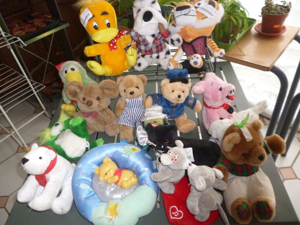 PELUCHES DOUDOUS NOUNOURS JOUETS ETC Jeux / jouets