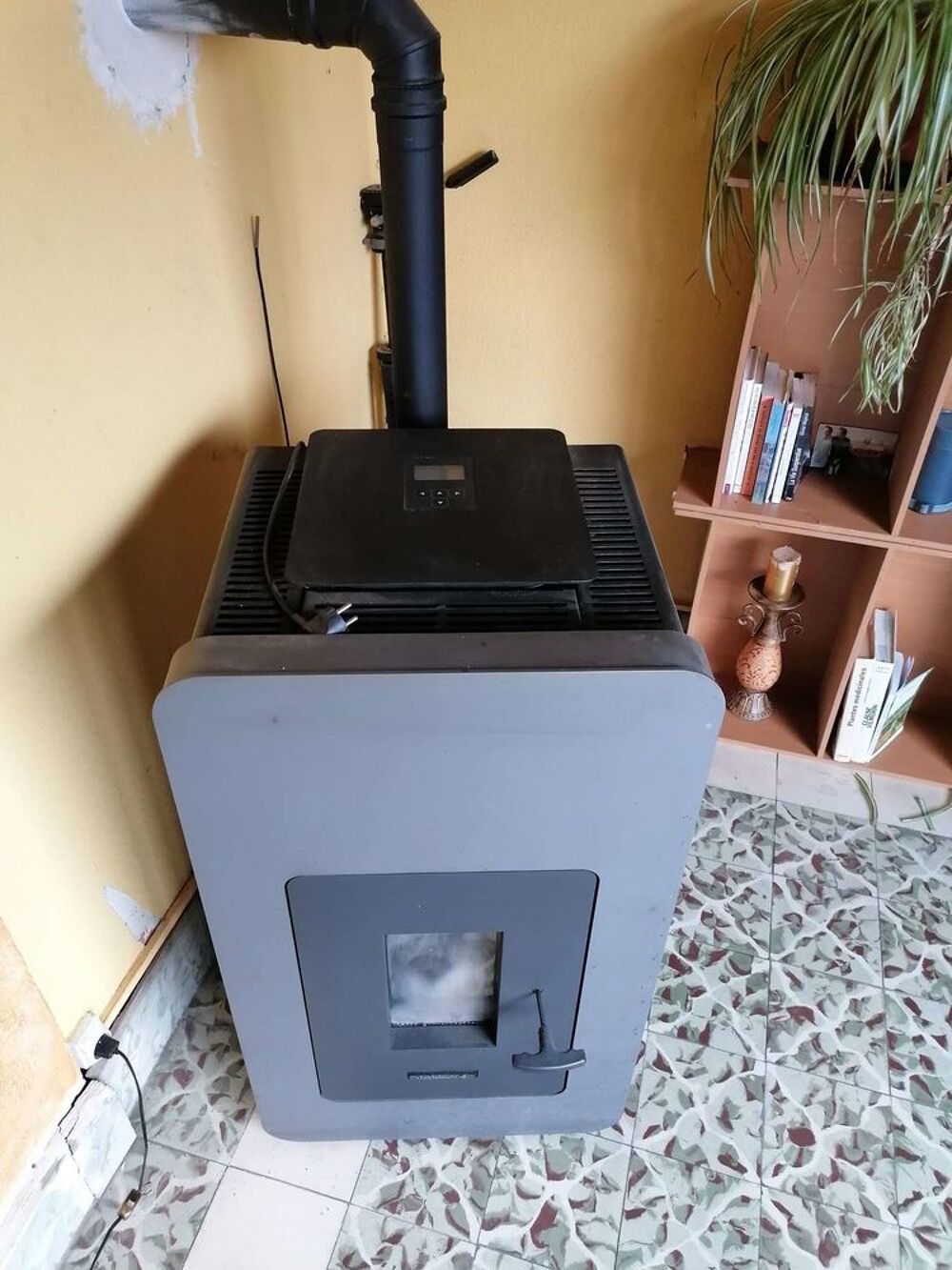 Po&ecirc;le &agrave; granul&eacute;s De Dietrich gris avec porte vitr&eacute;e Electroménager