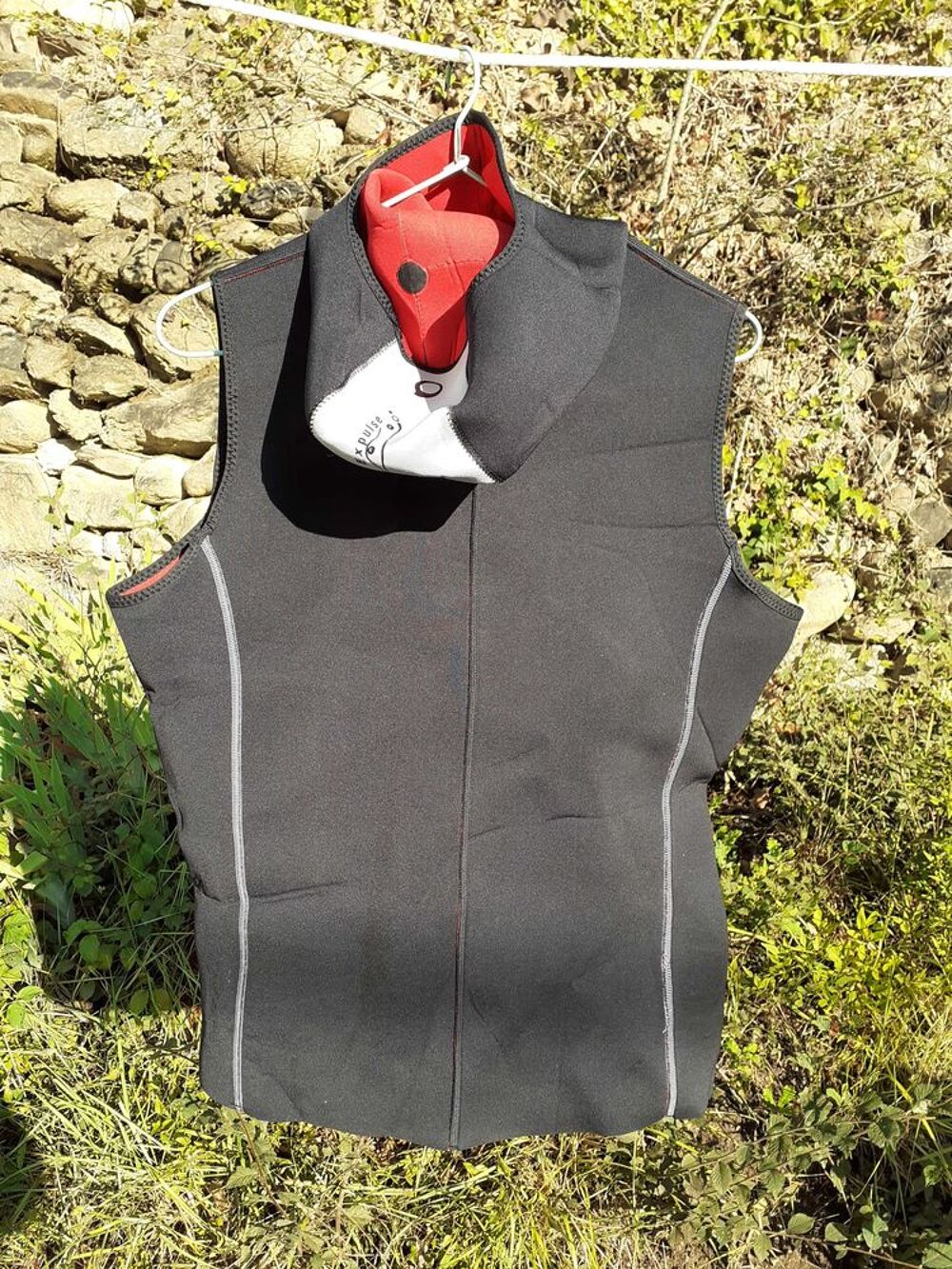 TOP PLONG&agrave;‰E AVEC CAGOULE Sports