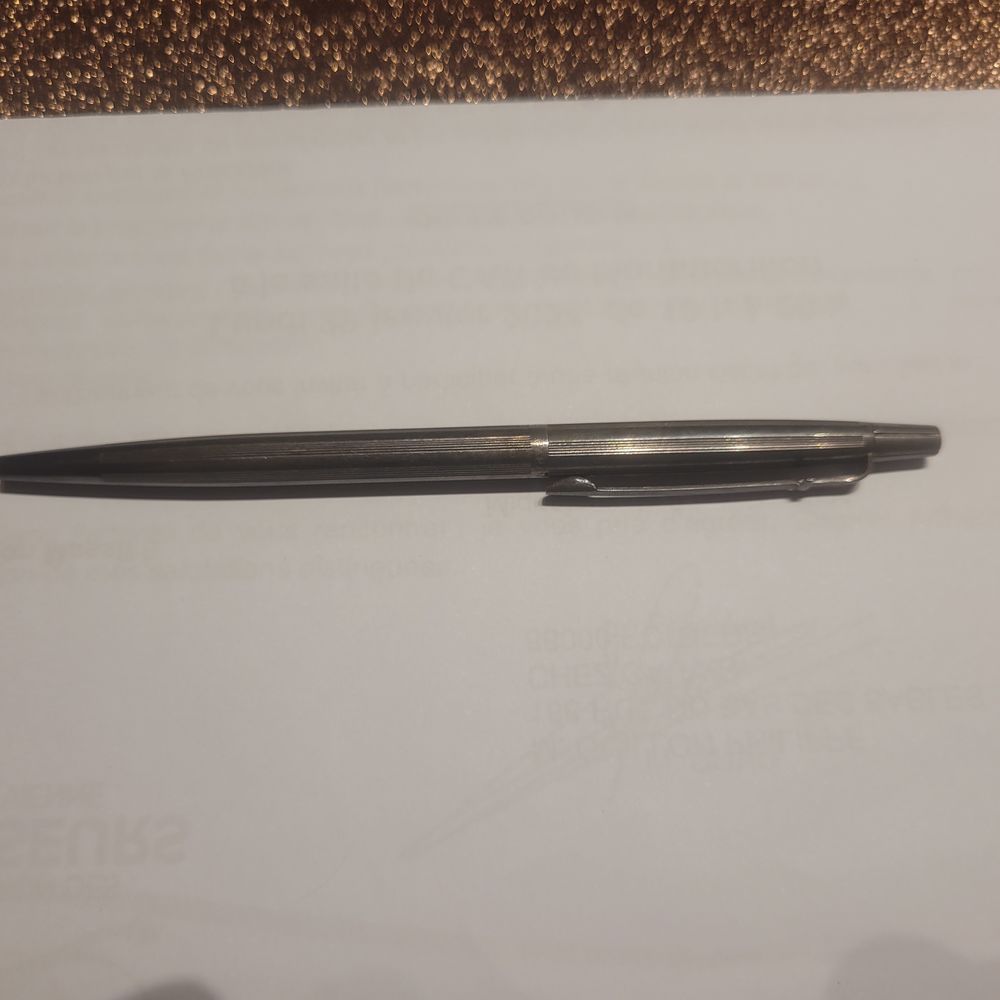 STYLO BILLE CARAN D'ACHE / BOUTONS DE CHASSE 