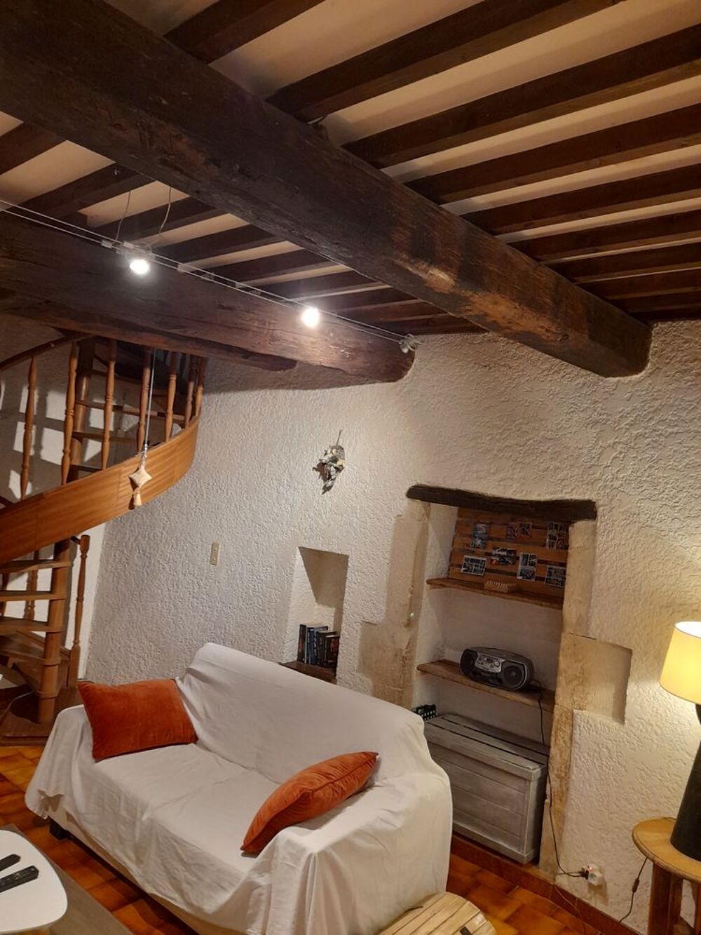 Vente Maison Maison 104m2 avec cave voûtée, cour et garage - Saint Remeze Saint-remèze