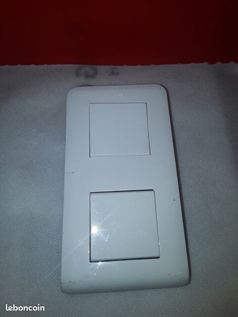 Legrand 2 postes va et vient 15 Serres-Castet (64)