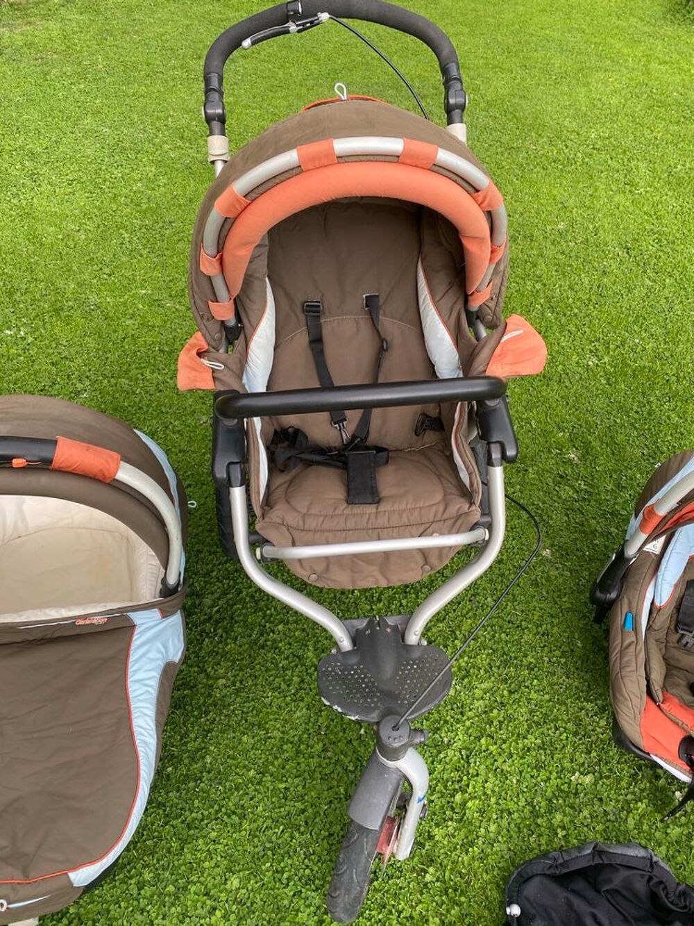poussette compl&egrave;te multi accessoires Puériculture