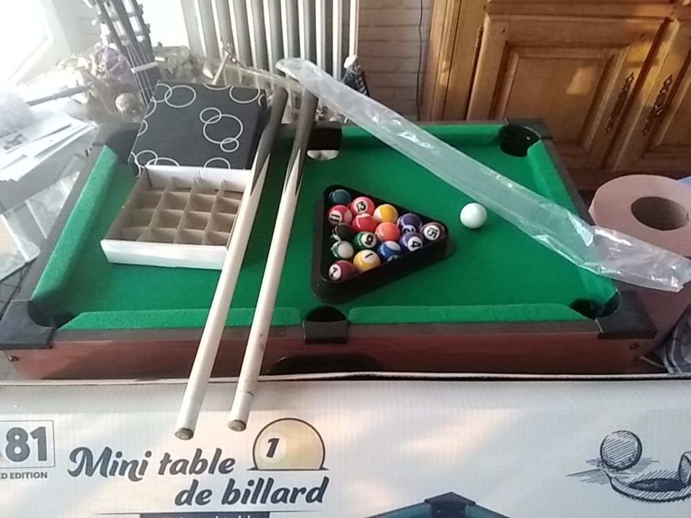 Billard de table complet et neuf Jeux / jouets