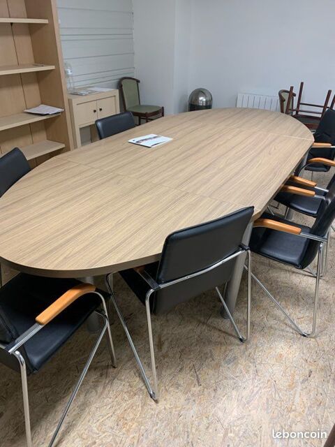 TABLE OVALE DE RECETION OU AUTRES 300 Roanne (42)