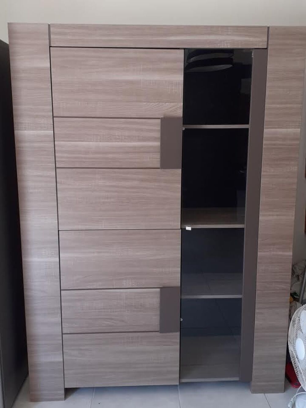 1 vitrine Design Et son Miroir Meubles