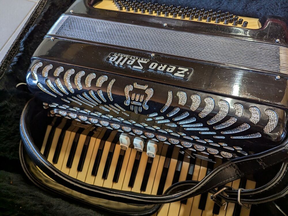 
Accord&eacute;on Z&eacute;ro Sette Castelfidardo
Instruments de musique
