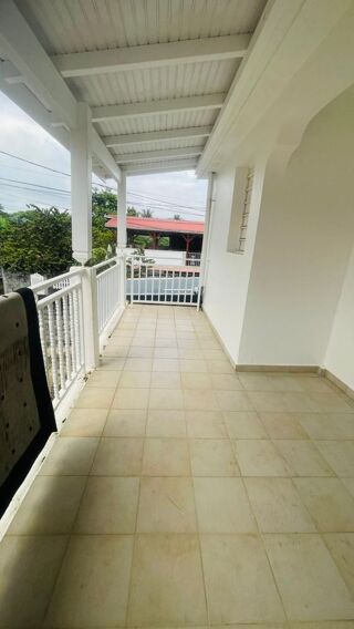  Appartement à louer 3 pièces 95 m²