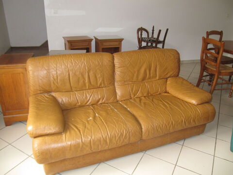 Canap� cuir 3 places 70 Plon�our-Lanvern (29)