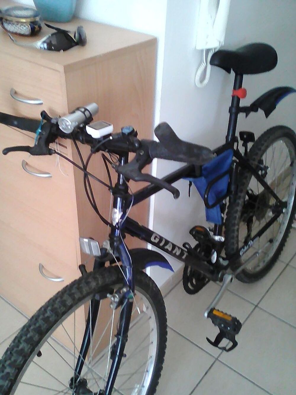 vtt en tr&egrave;s bon &eacute;tat Vélos