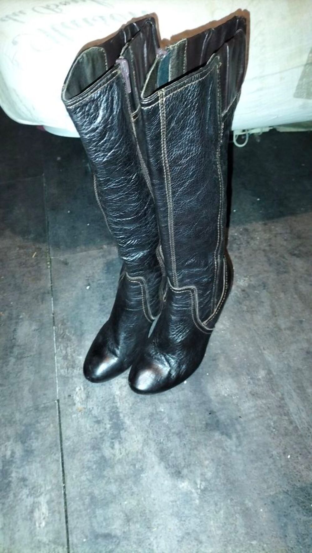 Bottes cuir v&eacute;ritable reqins collection pointure 36 tr&egrave;s bon Chaussures