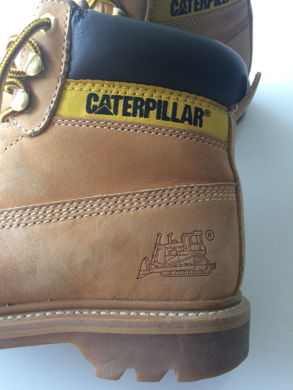CHAUSSURES 41 CATERPILLAR Mod&egrave;le COLORADO. Chaussures