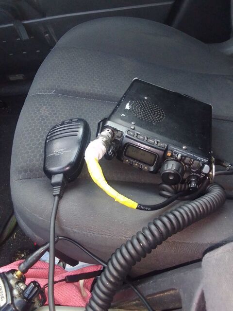 poste yaesu 817 complet marche très bien 700 Blaye-les-Mines (81)