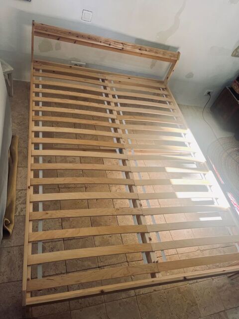 lit en bois 140*200 cm 50 Apt (84)